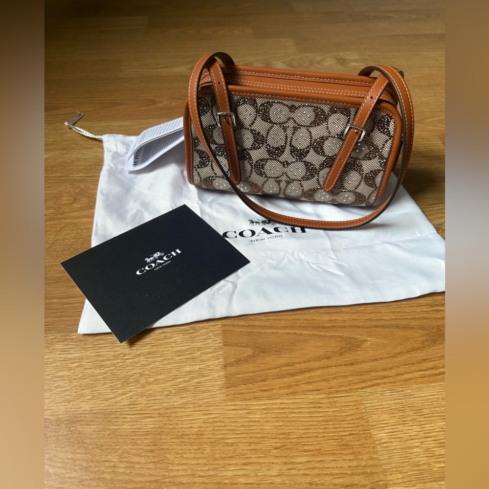 Coach Swing Zip Bag 20 in Crystal Signature Jacquard - Picture 2 of 9